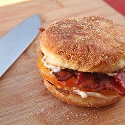 Tomato and Bacon Breakfast Sandwiches Recipe