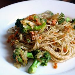 Dinner Tonight: Chinese Five-Spice Noodles with Broccoli Recipe