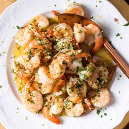 Shrimp Scampi With Garlic, Red Pepper Flakes, and Herbs Recipe