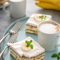 Banana Cream Pie Eclair Cake