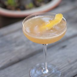 Brown Derby: A Classic Cocktail for Hollywood and The Oscars | The Drink Blog