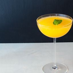 Bellini: Peach and Champagne for Your Brunch | The Drink Blog