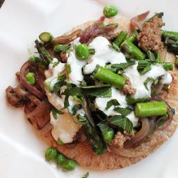 Skillet Ground Lamb With Asparagus, Peas, and Tzatziki Sauce Recipe