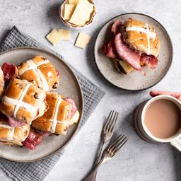 Hot Cross Buns With Bacon | How to Make Hot Cross Buns With Bacon
